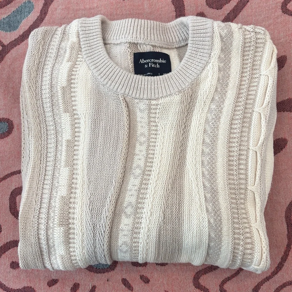 Abercrombie Men's Cream and Tan Sweater